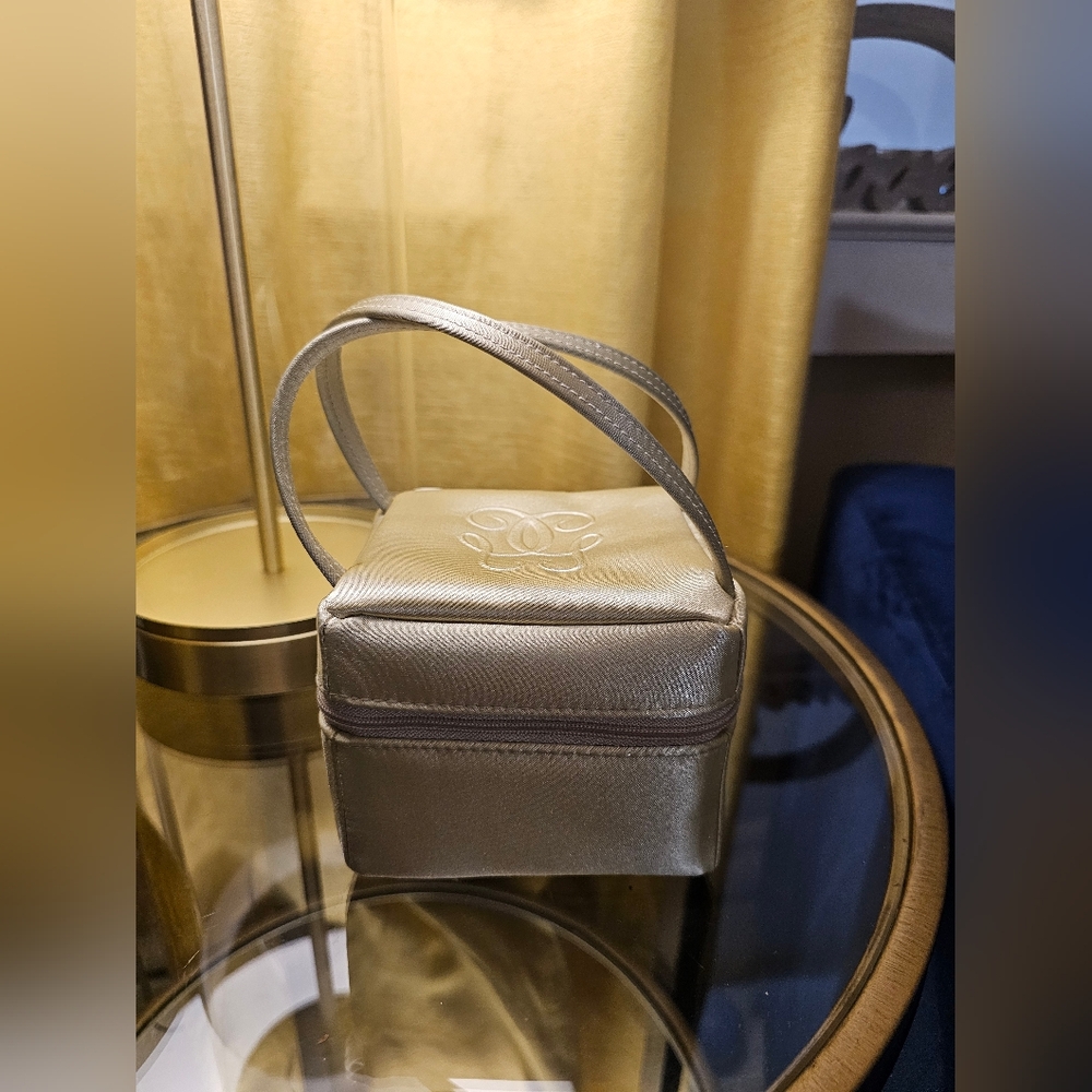 97/98 Brand New Guerlain satin makeup bag